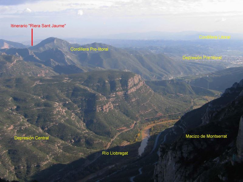 Vista del valle de Llobregat desde una cima de Montserrat